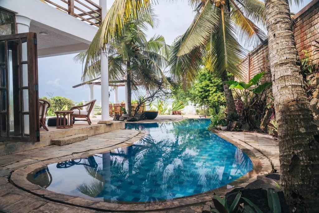 Santi Beach House With Pool & Beach Weligama Bagian luar foto