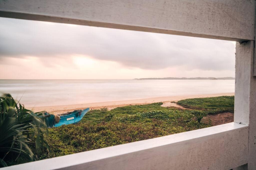 Santi Beach House With Pool & Beach Weligama Bagian luar foto