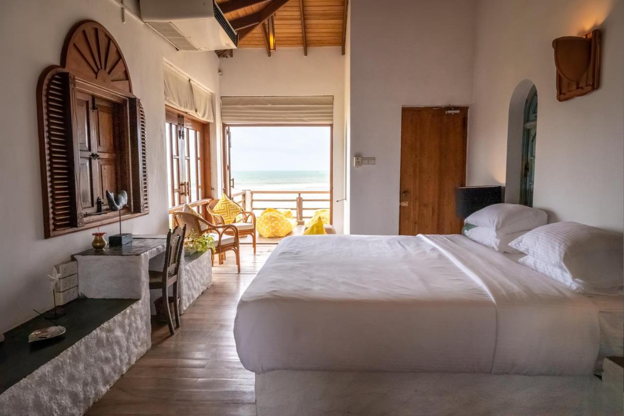 Santi Beach House With Pool & Beach Weligama Bagian luar foto